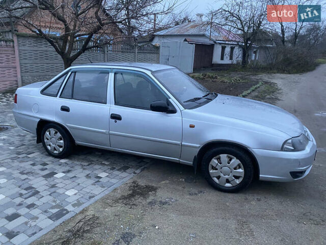 Серый Дэу Нексия, объемом двигателя 1.5 л и пробегом 195 тыс. км за 1750 $, фото 1 на Automoto.ua