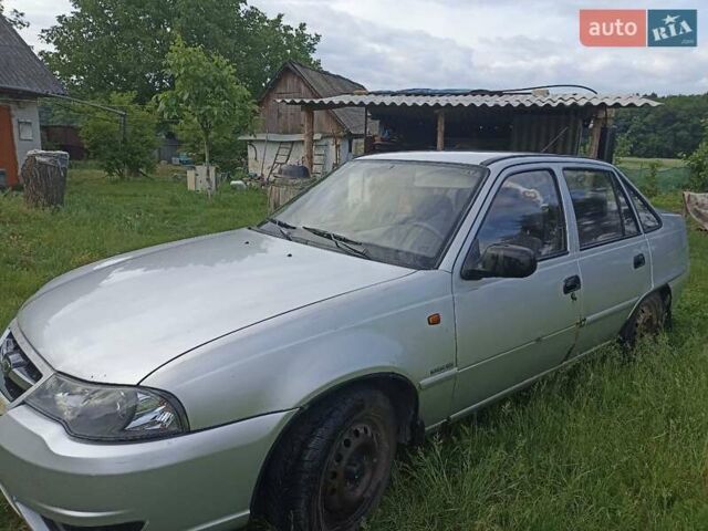 Сірий Деу Нексія, об'ємом двигуна 1.6 л та пробігом 221 тис. км за 1700 $, фото 4 на Automoto.ua