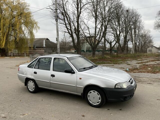 Серый Дэу Нексия, объемом двигателя 1.6 л и пробегом 260 тыс. км за 1500 $, фото 6 на Automoto.ua