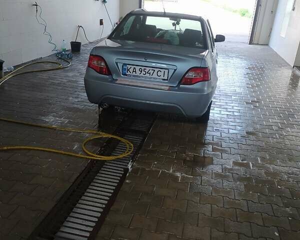 Сірий Деу Нексія, об'ємом двигуна 1.6 л та пробігом 267 тис. км за 1350 $, фото 4 на Automoto.ua