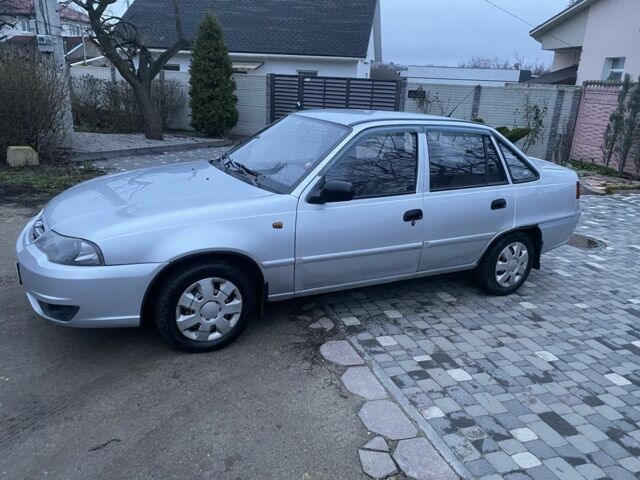 Серый Дэу Нексия, объемом двигателя 1.5 л и пробегом 195 тыс. км за 1750 $, фото 6 на Automoto.ua