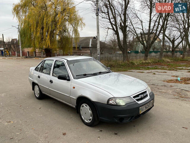 Сірий Деу Нексія, об'ємом двигуна 1.6 л та пробігом 212 тис. км за 1500 $, фото 4 на Automoto.ua