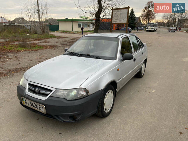 Сірий Деу Нексія, об'ємом двигуна 1.6 л та пробігом 212 тис. км за 1500 $, фото 3 на Automoto.ua