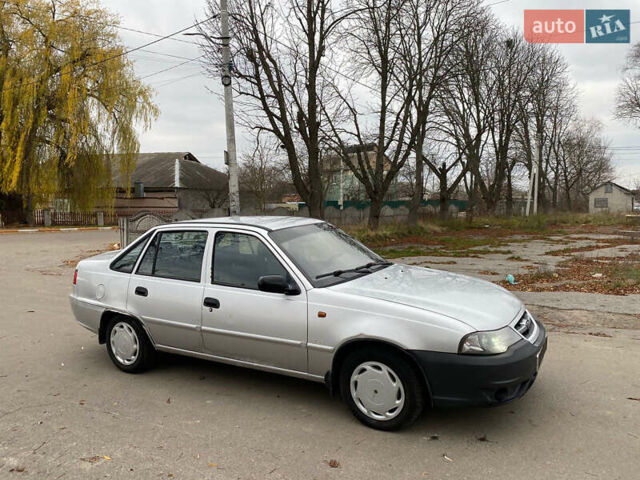 Сірий Деу Нексія, об'ємом двигуна 1.6 л та пробігом 212 тис. км за 1500 $, фото 11 на Automoto.ua