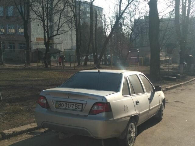 Сірий Деу Нексія, об'ємом двигуна 1.5 л та пробігом 150 тис. км за 2599 $, фото 2 на Automoto.ua
