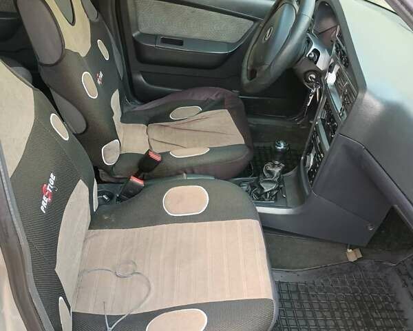 Сірий Деу Нексія, об'ємом двигуна 1.5 л та пробігом 186 тис. км за 2600 $, фото 3 на Automoto.ua