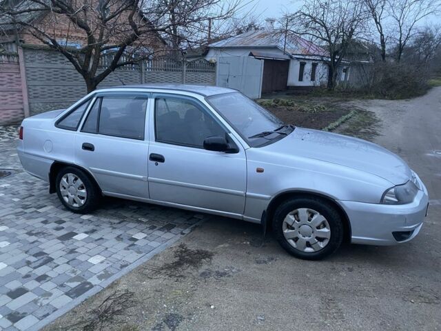Серый Дэу Нексия, объемом двигателя 1.5 л и пробегом 195 тыс. км за 1750 $, фото 1 на Automoto.ua