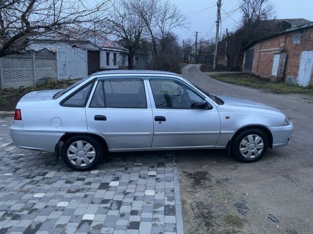 Серый Дэу Нексия, объемом двигателя 1.5 л и пробегом 195 тыс. км за 1750 $, фото 2 на Automoto.ua