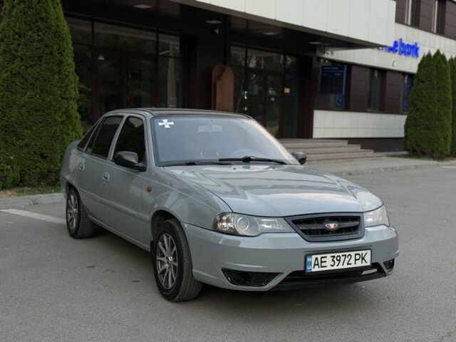 Серый Дэу Нексия, объемом двигателя 1.5 л и пробегом 185 тыс. км за 2900 $, фото 1 на Automoto.ua