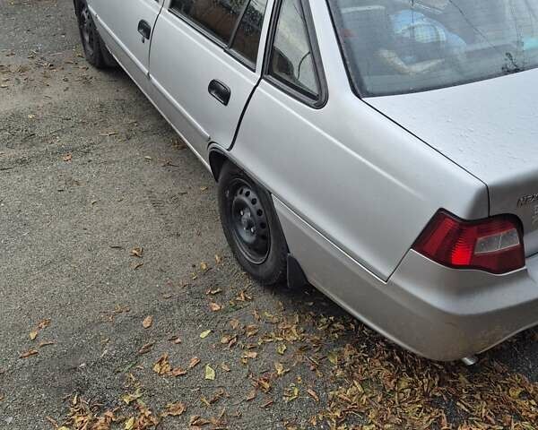 Сірий Деу Нексія, об'ємом двигуна 1.6 л та пробігом 82 тис. км за 1800 $, фото 7 на Automoto.ua