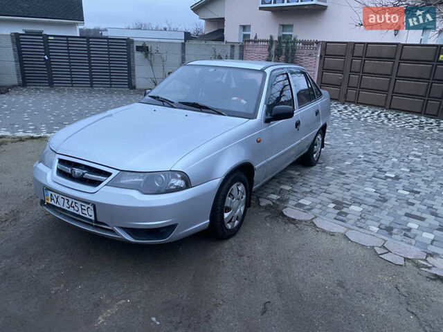 Серый Дэу Нексия, объемом двигателя 1.5 л и пробегом 195 тыс. км за 1750 $, фото 5 на Automoto.ua