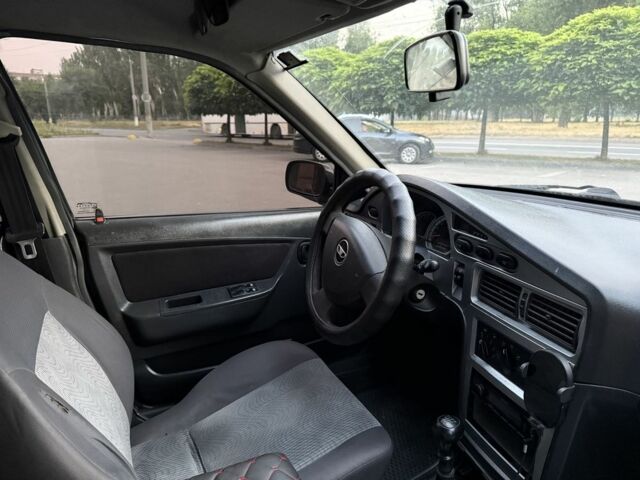 Серый Дэу Нексия, объемом двигателя 1.5 л и пробегом 185 тыс. км за 2900 $, фото 4 на Automoto.ua