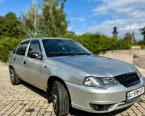 Серый Дэу Нексия, объемом двигателя 1.6 л и пробегом 203 тыс. км за 2350 $, фото 2 на Automoto.ua