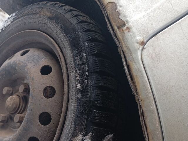 Сірий Деу Нексія, об'ємом двигуна 1.6 л та пробігом 200 тис. км за 949 $, фото 2 на Automoto.ua