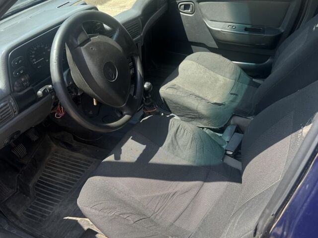 Синий Дэу Нексия, объемом двигателя 1.5 л и пробегом 300 тыс. км за 1547 $, фото 4 на Automoto.ua