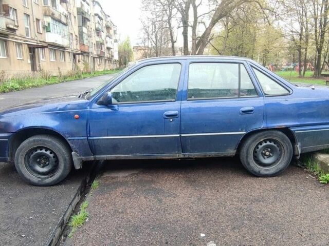 Синий Дэу Нексия, объемом двигателя 1.5 л и пробегом 500 тыс. км за 900 $, фото 2 на Automoto.ua