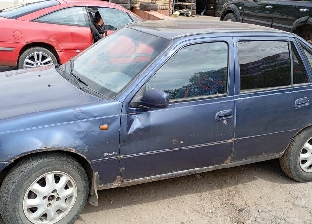 Синий Дэу Нексия, объемом двигателя 1.5 л и пробегом 2 тыс. км за 849 $, фото 3 на Automoto.ua