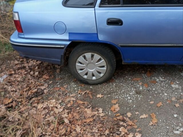 Синій Деу Нексія, об'ємом двигуна 0 л та пробігом 200 тис. км за 1200 $, фото 3 на Automoto.ua