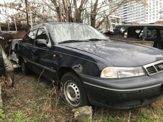 Синий Дэу Нексия, объемом двигателя 0 л и пробегом 500 тыс. км за 600 $, фото 1 на Automoto.ua