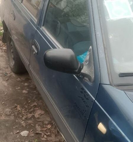 Синий Дэу Нексия, объемом двигателя 1.5 л и пробегом 2 тыс. км за 500 $, фото 2 на Automoto.ua