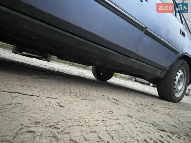 Синий Дэу Нексия, объемом двигателя 1.5 л и пробегом 300 тыс. км за 699 $, фото 3 на Automoto.ua