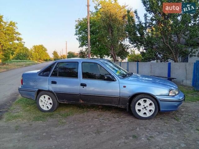 Синий Дэу Нексия, объемом двигателя 1.5 л и пробегом 300 тыс. км за 961 $, фото 2 на Automoto.ua