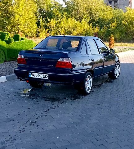 Синій Деу Нексія, об'ємом двигуна 1.5 л та пробігом 530 тис. км за 1100 $, фото 5 на Automoto.ua