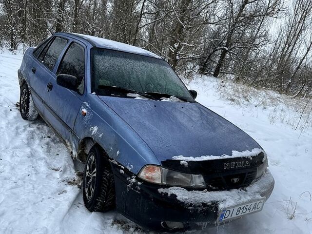 Синий Дэу Нексия, объемом двигателя 1.5 л и пробегом 34000 тыс. км за 1300 $, фото 5 на Automoto.ua