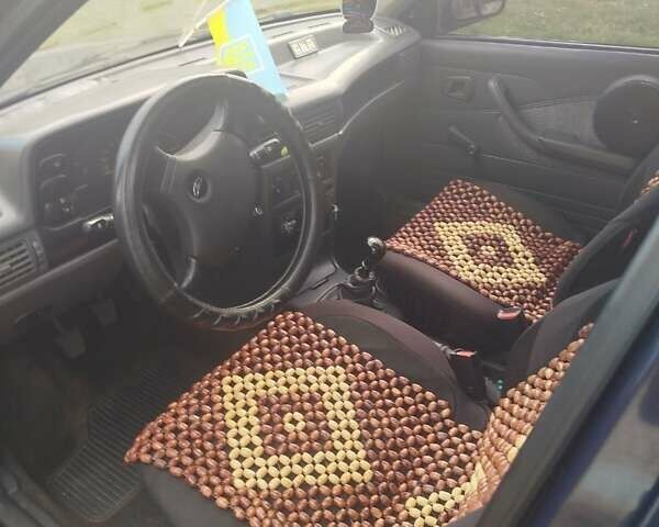 Синій Деу Нексія, об'ємом двигуна 1.5 л та пробігом 240 тис. км за 1500 $, фото 4 на Automoto.ua