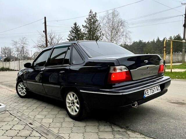 Синий Дэу Нексия, объемом двигателя 1.5 л и пробегом 324 тыс. км за 2400 $, фото 2 на Automoto.ua