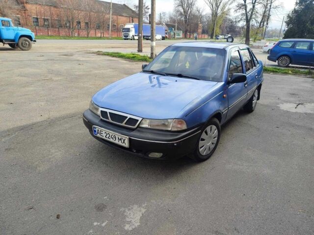 Синий Дэу Нексия, объемом двигателя 1.5 л и пробегом 250 тыс. км за 1050 $, фото 2 на Automoto.ua