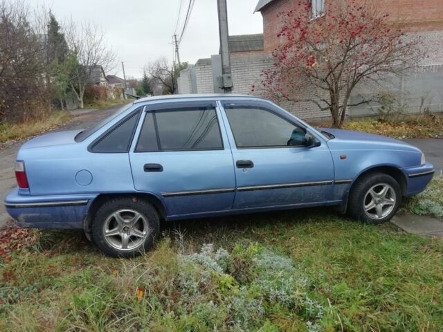 Синий Дэу Нексия, объемом двигателя 1.5 л и пробегом 190 тыс. км за 1500 $, фото 4 на Automoto.ua