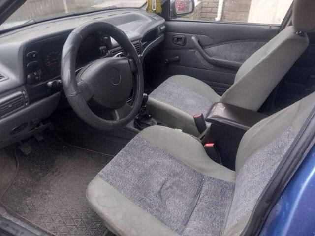 Синий Дэу Нексия, объемом двигателя 1.5 л и пробегом 189 тыс. км за 2400 $, фото 4 на Automoto.ua