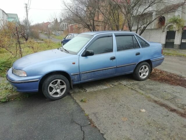 Синий Дэу Нексия, объемом двигателя 1.5 л и пробегом 190 тыс. км за 1500 $, фото 1 на Automoto.ua