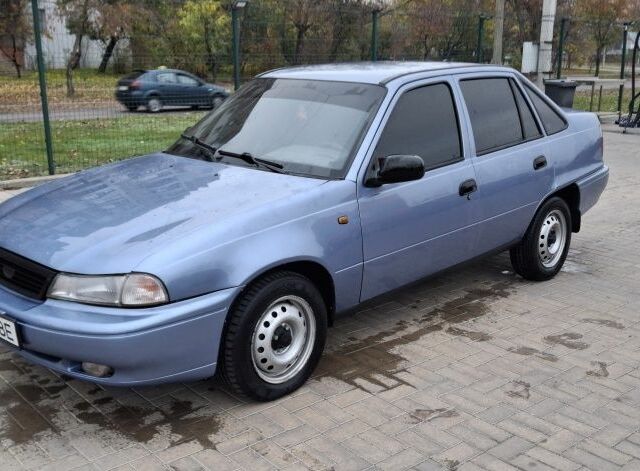 Синий Дэу Нексия, объемом двигателя 1.5 л и пробегом 140 тыс. км за 1700 $, фото 5 на Automoto.ua