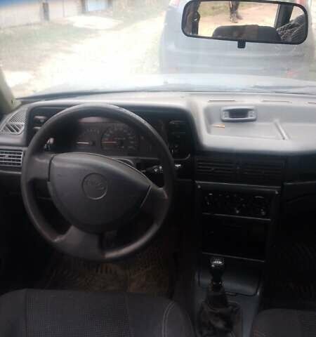 Синий Дэу Нексия, объемом двигателя 1.6 л и пробегом 200 тыс. км за 1600 $, фото 3 на Automoto.ua