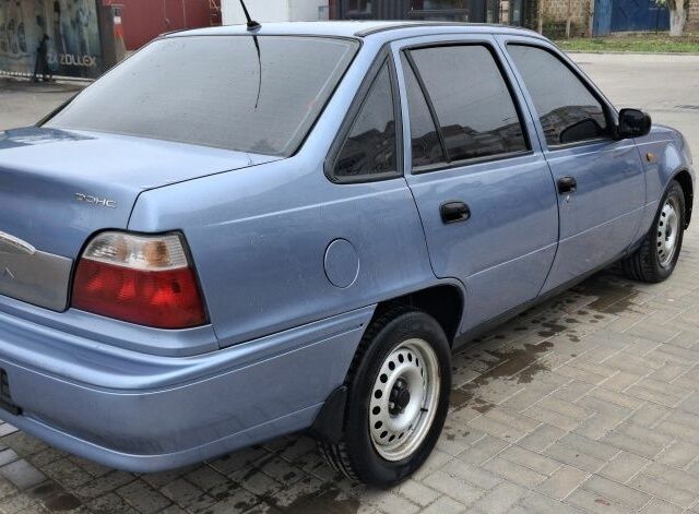 Синий Дэу Нексия, объемом двигателя 1.5 л и пробегом 140 тыс. км за 1700 $, фото 2 на Automoto.ua