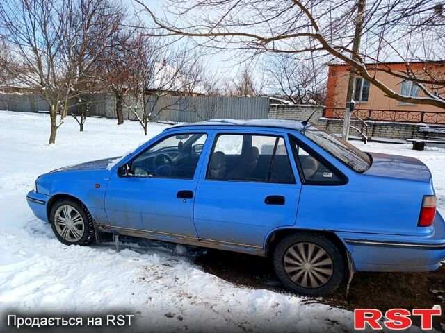 Синий Дэу Нексия, объемом двигателя 16 л и пробегом 0 тыс. км за 2000 $, фото 2 на Automoto.ua