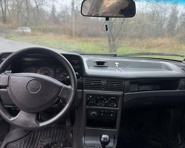 Синий Дэу Нексия, объемом двигателя 1.5 л и пробегом 230 тыс. км за 1050 $, фото 7 на Automoto.ua