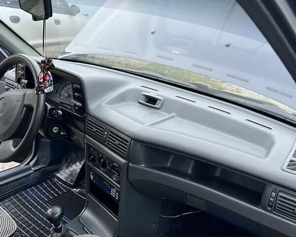 Синий Дэу Нексия, объемом двигателя 1.5 л и пробегом 57 тыс. км за 2999 $, фото 15 на Automoto.ua