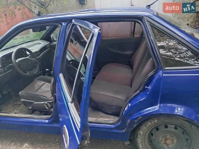 Синий Дэу Нексия, объемом двигателя 1.5 л и пробегом 190 тыс. км за 1200 $, фото 6 на Automoto.ua