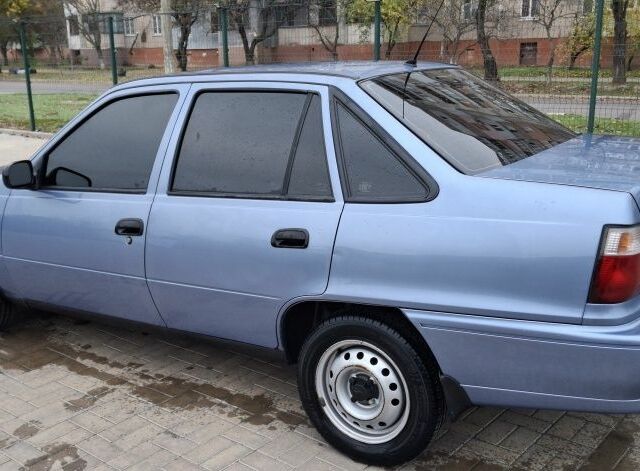 Синий Дэу Нексия, объемом двигателя 1.5 л и пробегом 140 тыс. км за 1700 $, фото 6 на Automoto.ua