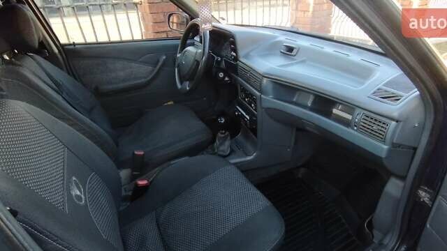 Синий Дэу Нексия, объемом двигателя 1.5 л и пробегом 218 тыс. км за 1300 $, фото 7 на Automoto.ua