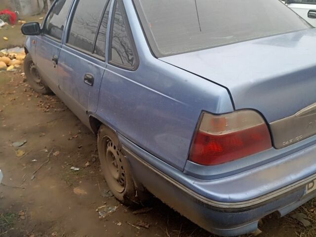 Синий Дэу Нексия, объемом двигателя 1.5 л и пробегом 200 тыс. км за 1200 $, фото 3 на Automoto.ua