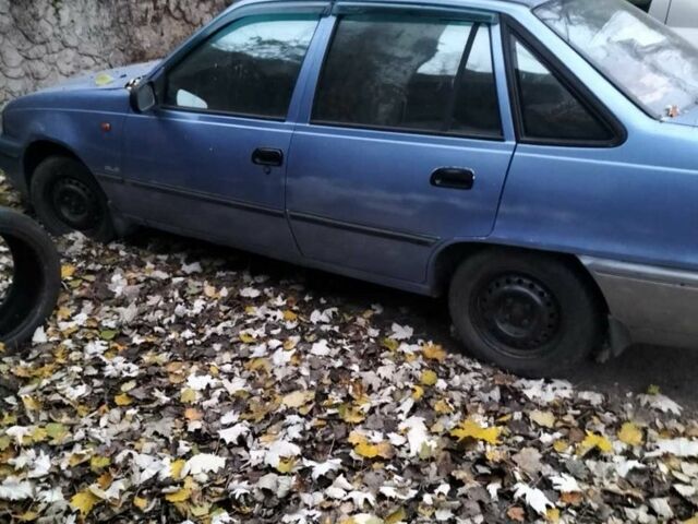 Синий Дэу Нексия, объемом двигателя 1.5 л и пробегом 186 тыс. км за 950 $, фото 1 на Automoto.ua