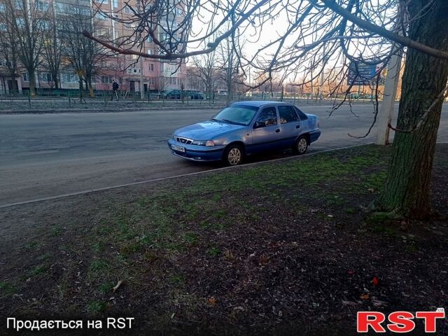 Синий Дэу Нексия, объемом двигателя 1.5 л и пробегом 250 тыс. км за 960 $, фото 5 на Automoto.ua