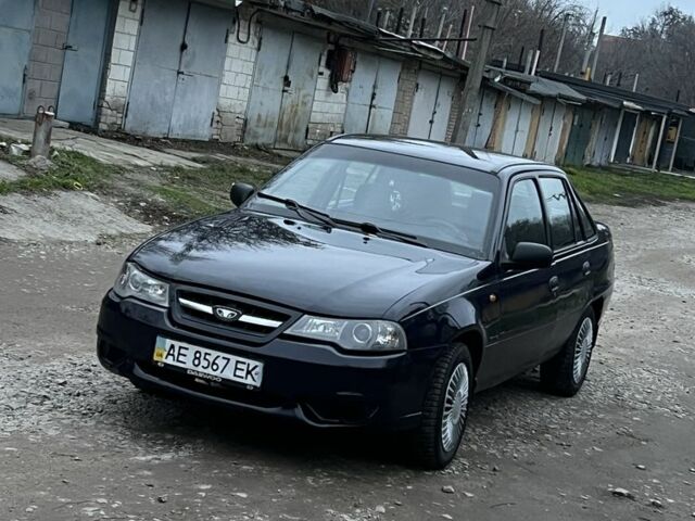 Синий Дэу Нексия, объемом двигателя 1.5 л и пробегом 250 тыс. км за 1400 $, фото 2 на Automoto.ua