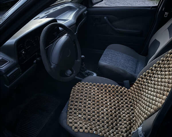 Синий Дэу Нексия, объемом двигателя 1.5 л и пробегом 144 тыс. км за 1300 $, фото 4 на Automoto.ua