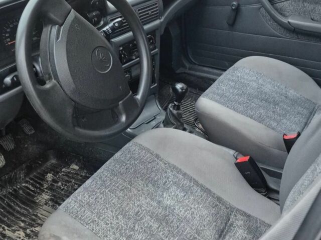 Синій Деу Нексія, об'ємом двигуна 0 л та пробігом 123 тис. км за 1000 $, фото 6 на Automoto.ua