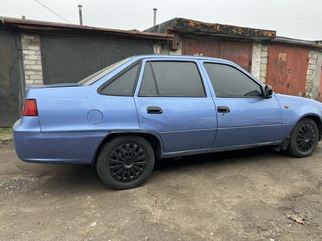 Синий Дэу Нексия, объемом двигателя 1.5 л и пробегом 777 тыс. км за 1750 $, фото 2 на Automoto.ua